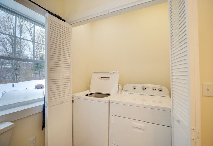 Cozy Vermont Escape   Near Golfing & Skiing!