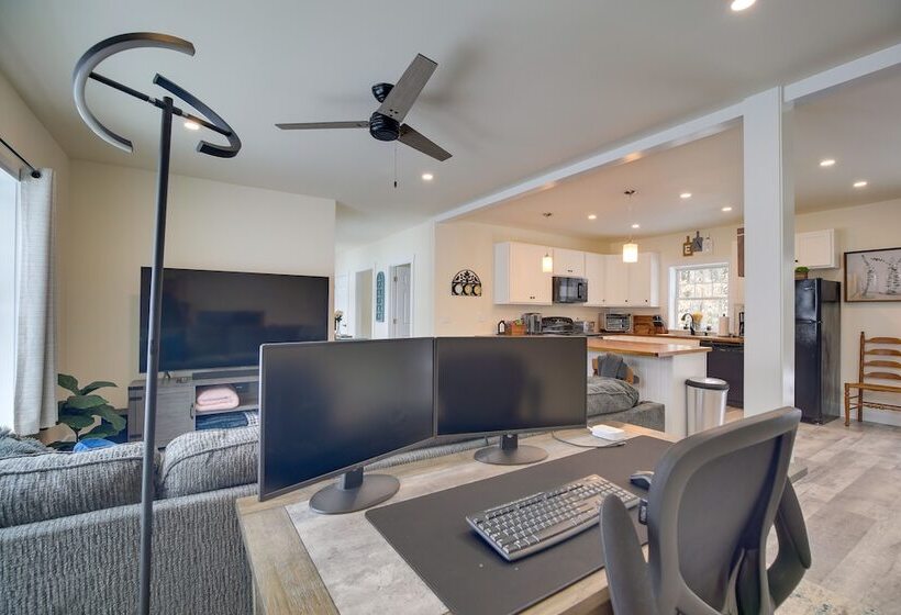 Cozy Vermont Escape   Near Golfing & Skiing!