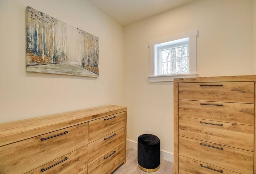 Cozy Vermont Escape   Near Golfing & Skiing!