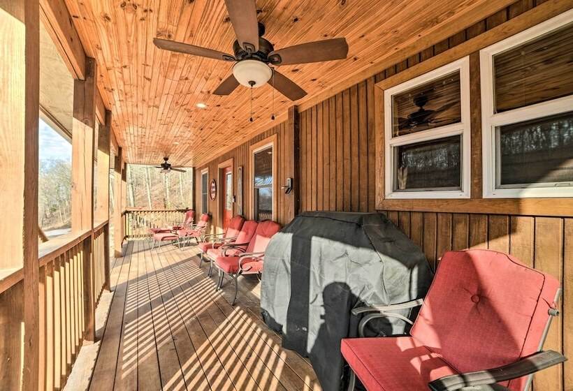 Cozy Waverly Cabin W/ Fireplace & Deck!