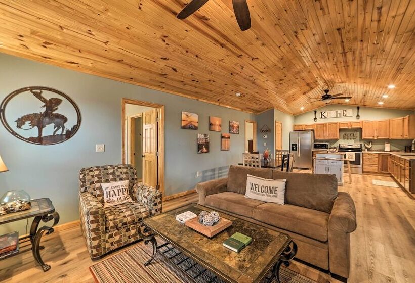 Cozy Waverly Cabin W/ Fireplace & Deck!