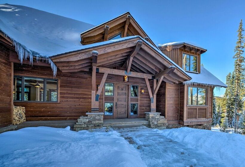 Custom Ski In/out Chalet With Hot Tub & Wet Bars!