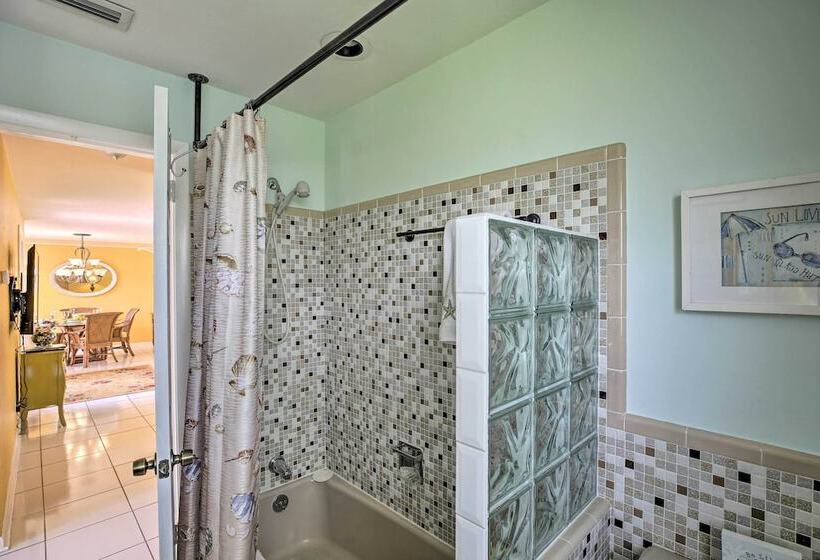 Cape Coral Home W/ Yard < 1 Mi To Dtwn!