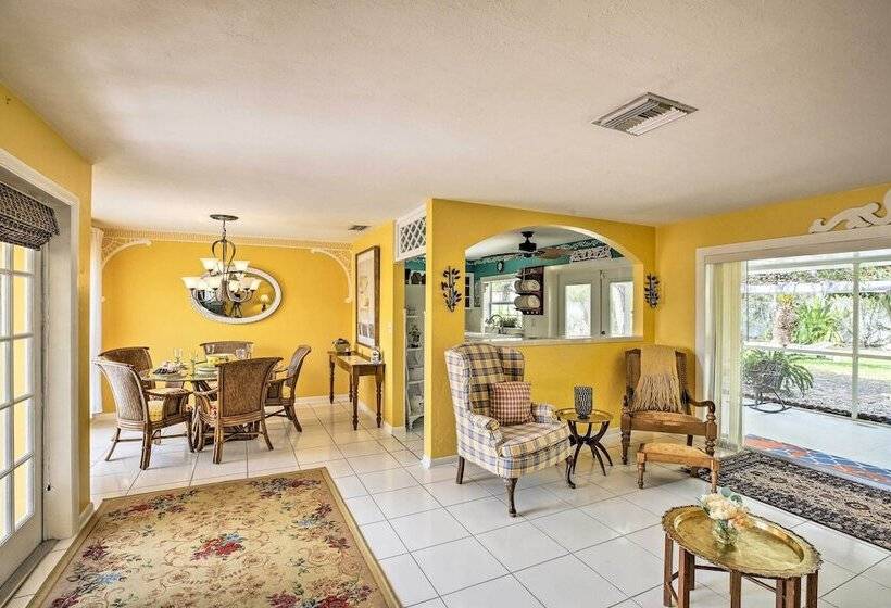 Cape Coral Home W/ Yard < 1 Mi To Dtwn!
