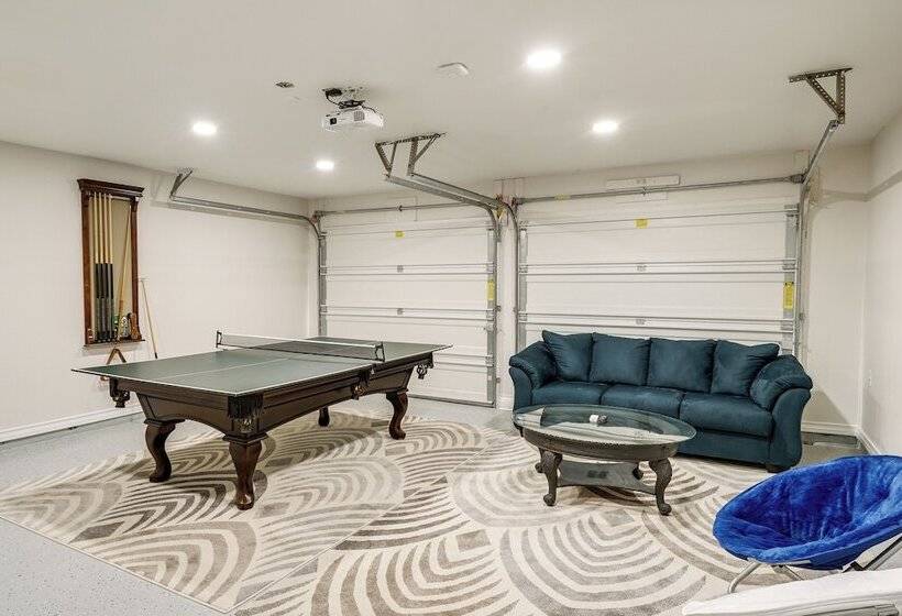 Dog Friendly Live Oak Home W/ Hot Tub & Game Room!