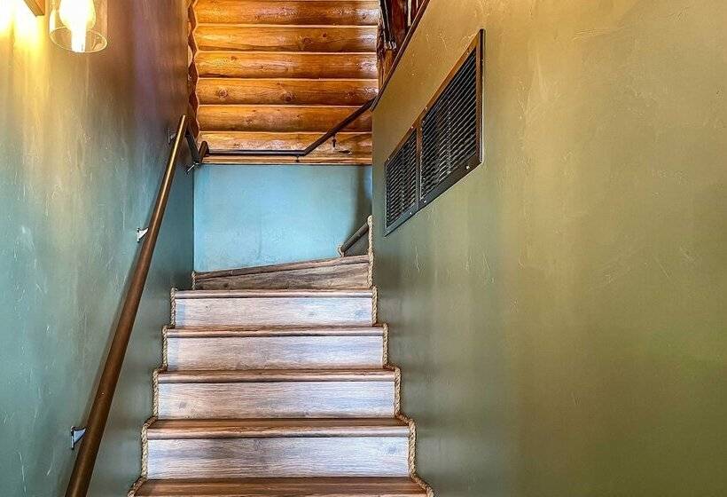 Dreamy Kanab Cabin W/ Hot Tub & Panoramic Views!