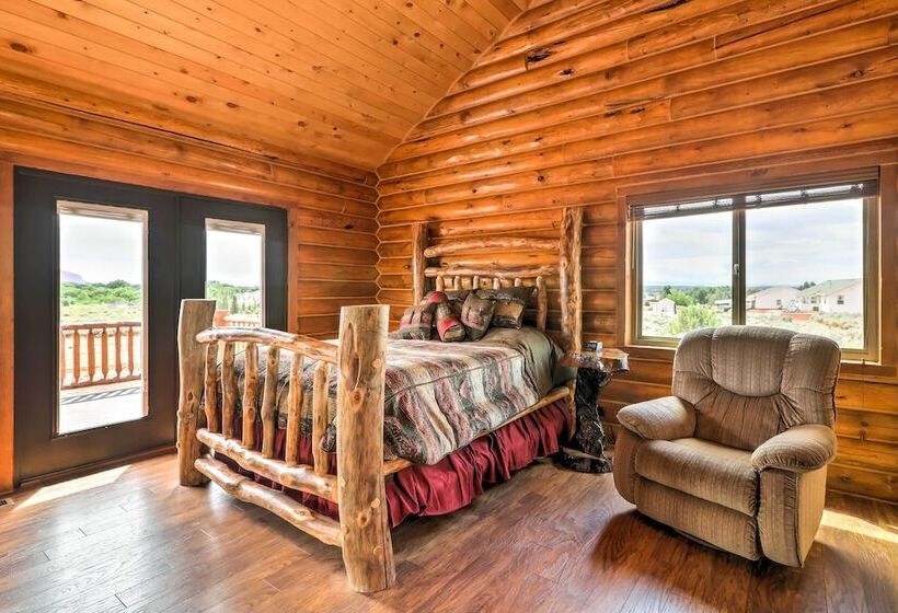 Dreamy Kanab Cabin W/ Hot Tub & Panoramic Views!
