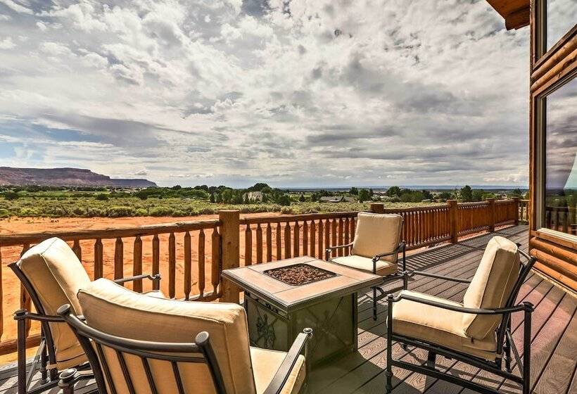 Dreamy Kanab Cabin W/ Hot Tub & Panoramic Views!