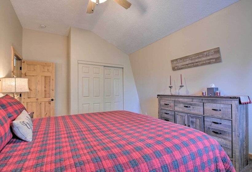 Duck Creek Village Cabin Near National Forest!