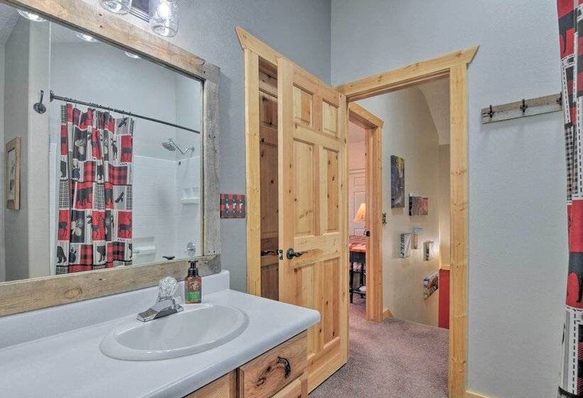 Duck Creek Village Cabin Near National Forest!