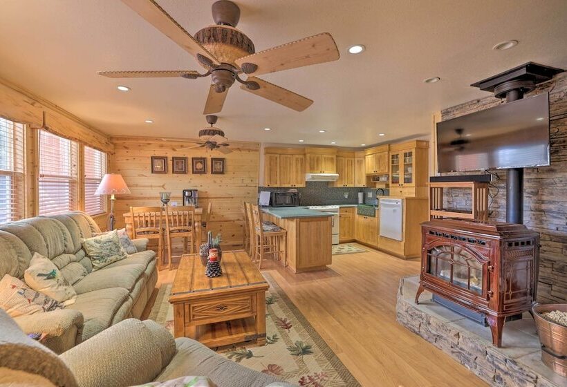 Duck Creek Village Cabin: Ski, Hike & Fish!