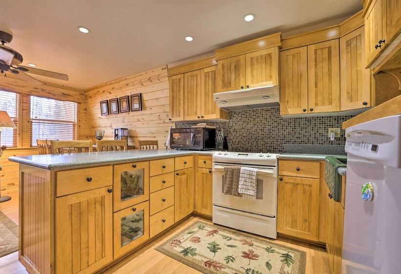 Duck Creek Village Cabin: Ski, Hike & Fish!