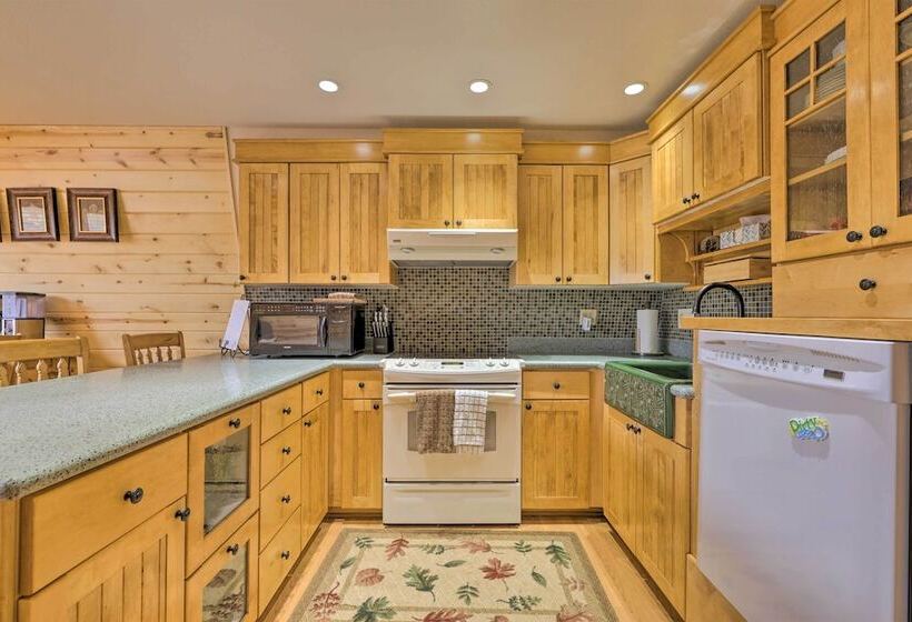 Duck Creek Village Cabin: Ski, Hike & Fish!