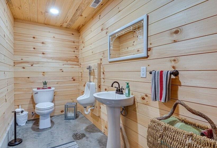 Eagle Crest Lodge    Large Group Getaway!