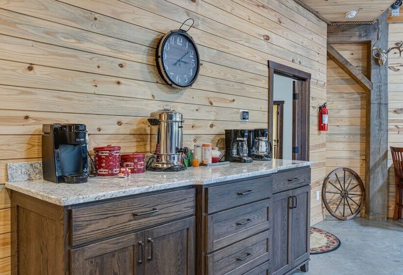 Eagle Crest Lodge    Large Group Getaway!