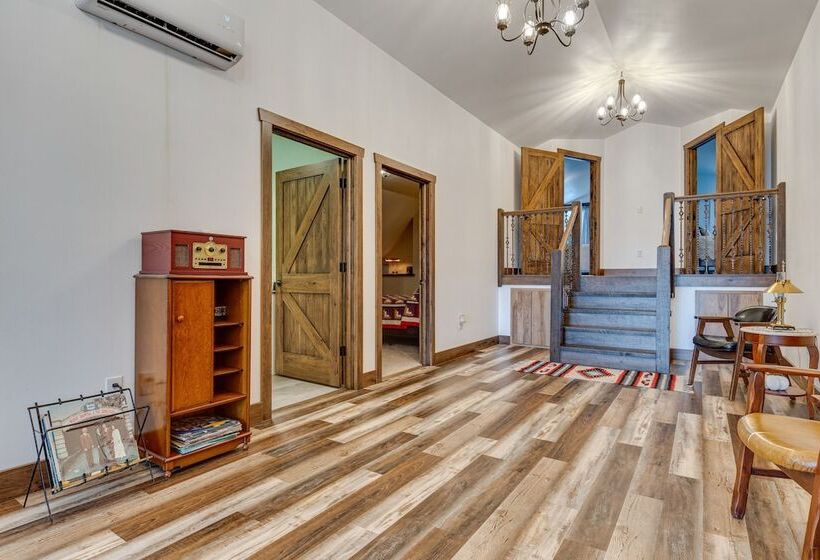 Eagle Crest Lodge    Large Group Getaway!