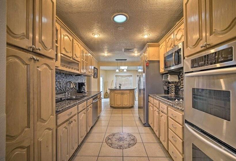 El Paso Home W/ Bbq Grill 4 Mi To Sunland Park!