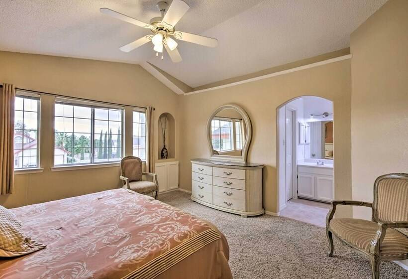 El Paso Retreat W/ Pool: 11 Mi To Downtown!