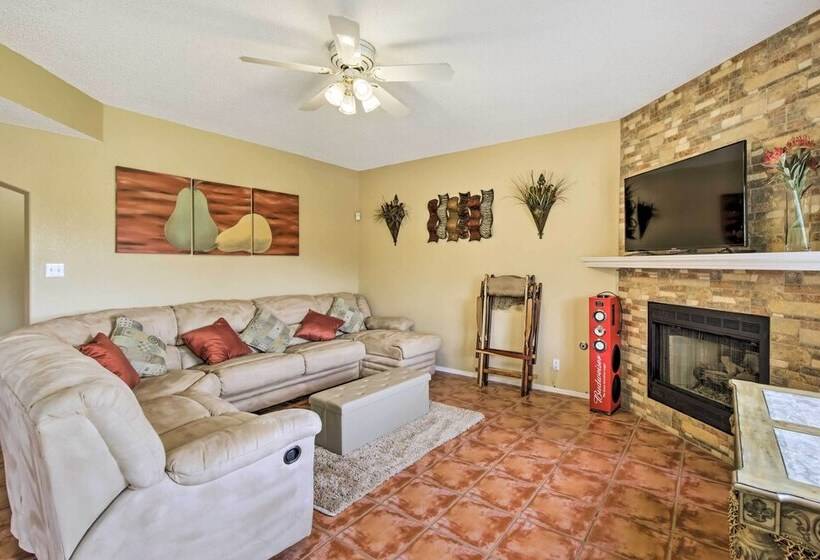 El Paso Retreat W/ Pool: 11 Mi To Downtown!