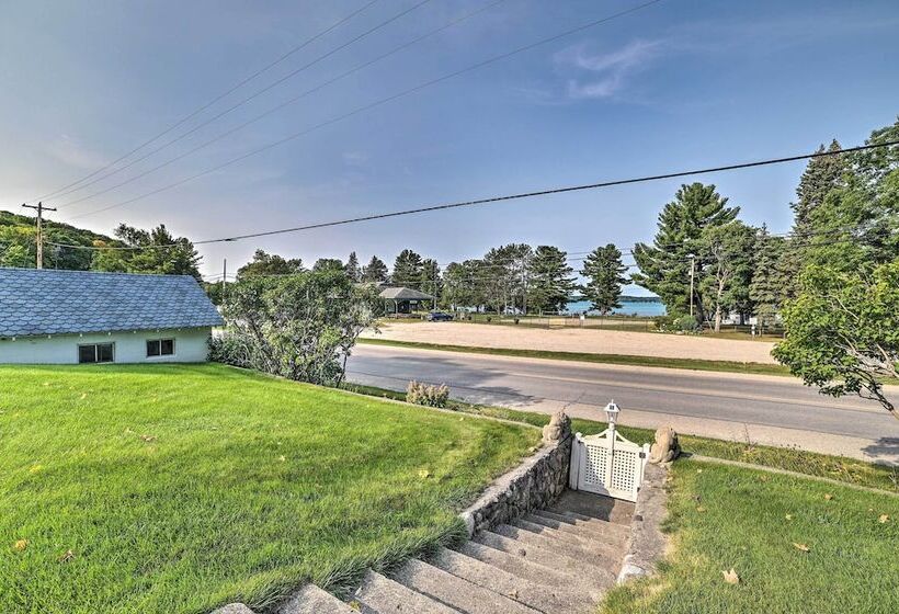 Elegant 1905 Home: Steps To Torch Lake & Dtwn