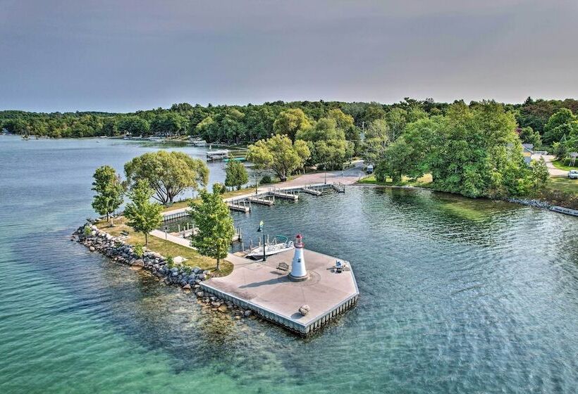 Elegant 1905 Home: Steps To Torch Lake & Dtwn