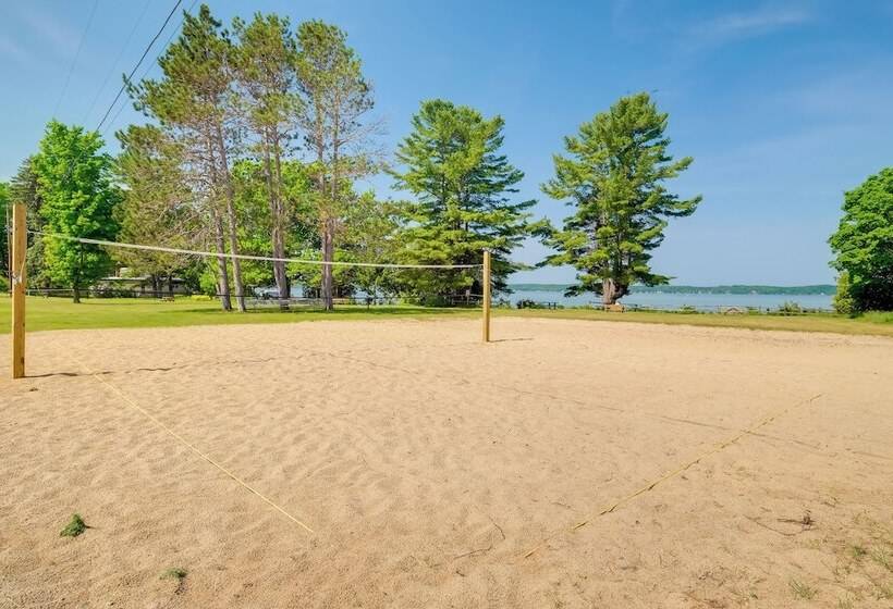 Elegant 1905 Home: Steps To Torch Lake & Dtwn