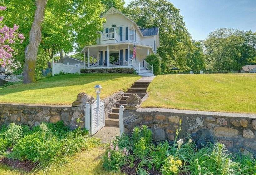 Elegant 1905 Home: Steps To Torch Lake & Dtwn