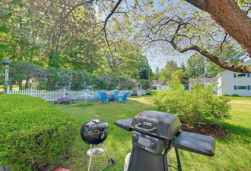 Elegant 1905 Home: Steps To Torch Lake & Dtwn