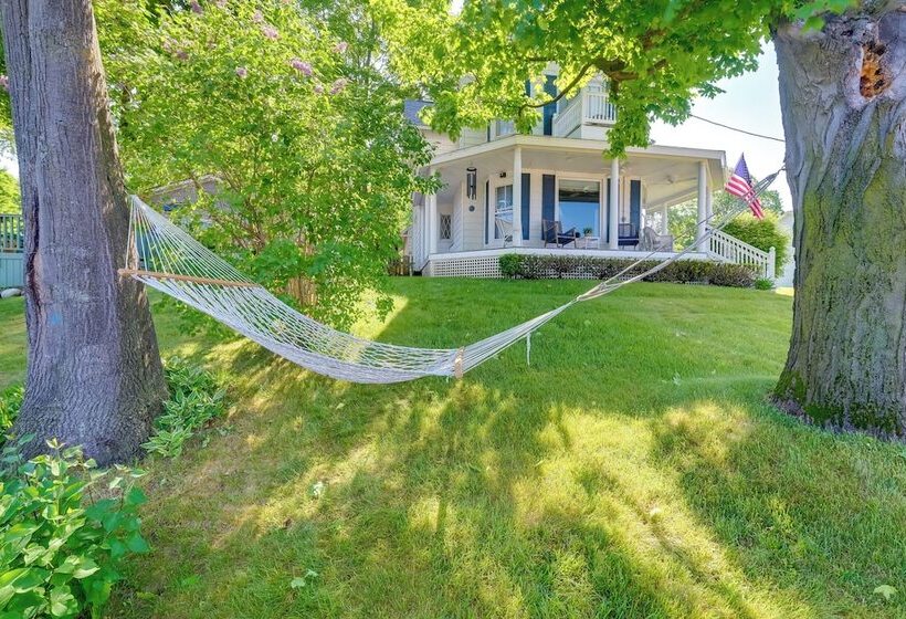 Elegant 1905 Home: Steps To Torch Lake & Dtwn
