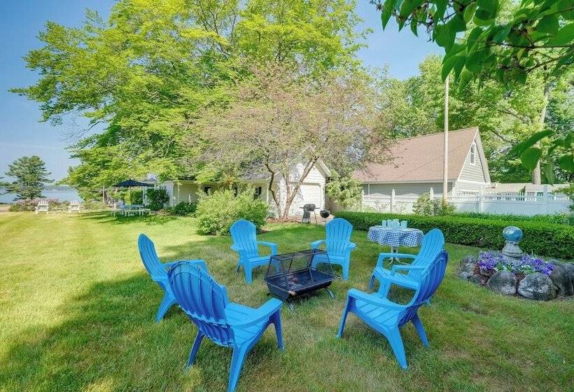 Elegant 1905 Home: Steps To Torch Lake & Dtwn