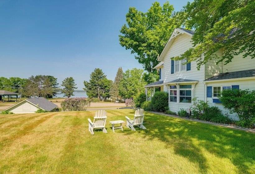 Elegant 1905 Home: Steps To Torch Lake & Dtwn