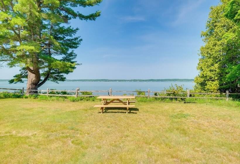 Elegant 1905 Home: Steps To Torch Lake & Dtwn