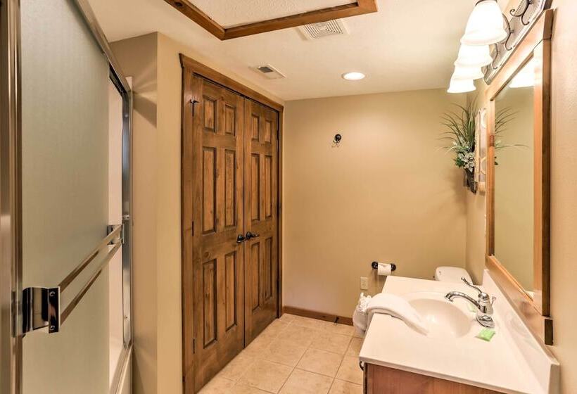 Branson Home W/ Game Room, Near Silver Dollar City