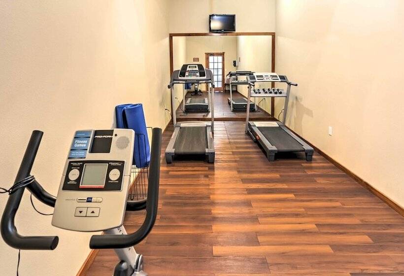 Branson Home W/ Game Room, Near Silver Dollar City