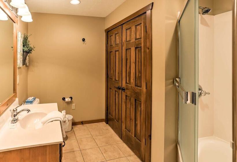 Branson Home W/ Game Room, Near Silver Dollar City