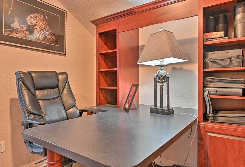 Elegant Valrico Home ~ 15 Mi To Downtown Tampa!