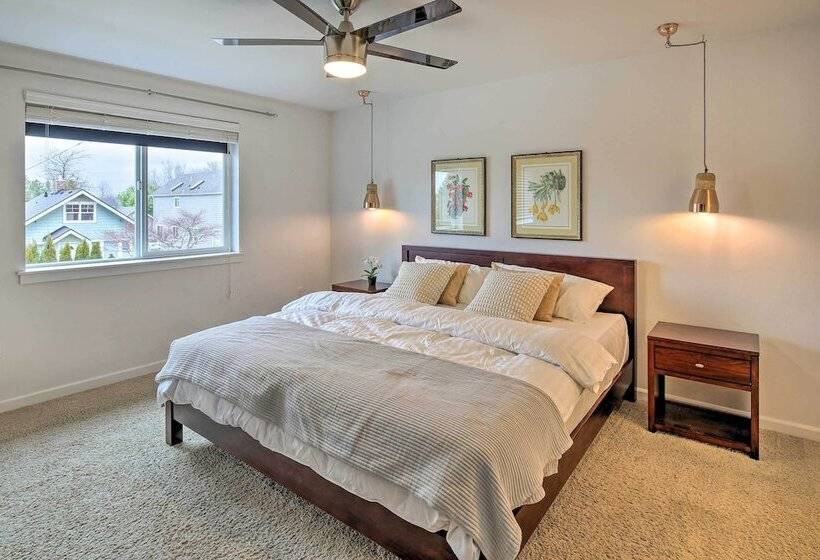 Enumclaw Home   60 Mi To Mount Rainier!