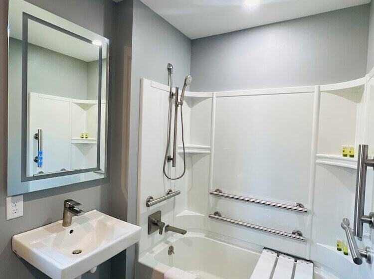 Explore Munising Alger Falls