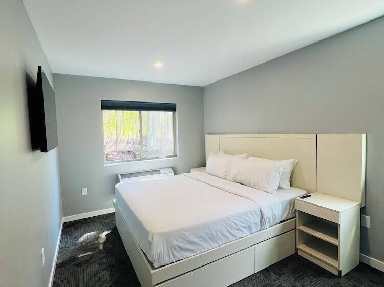 Explore Munising Alger Falls