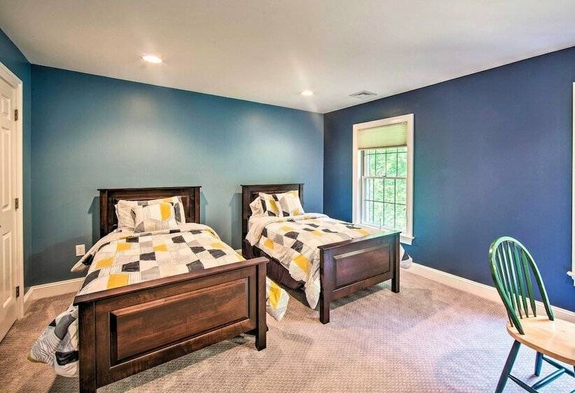 Extravagant Atglen Manor W/ Private 60 Acre Land!