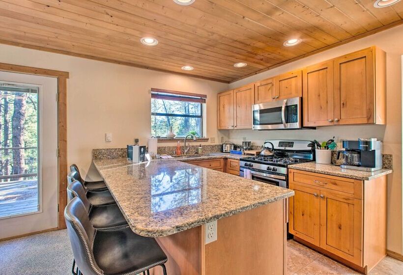 Family Cabin W/ Hot Tub: 1 Mi To Angel Fire Resort