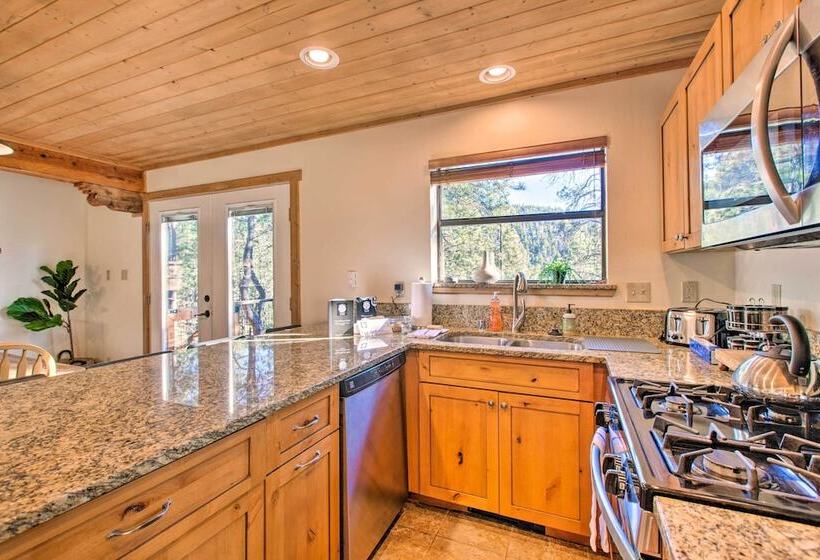 Family Cabin W/ Hot Tub: 1 Mi To Angel Fire Resort