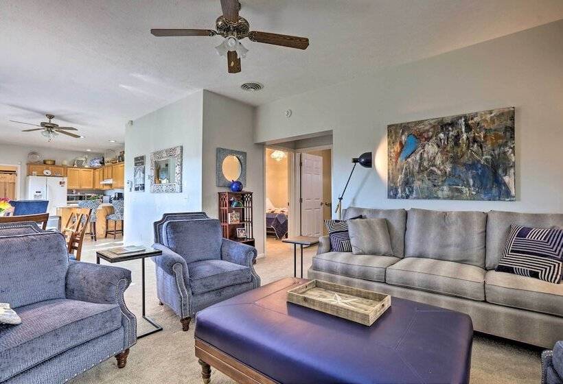 Family Farmhouse On 160 Acre Ranch W/ Hiking Trail