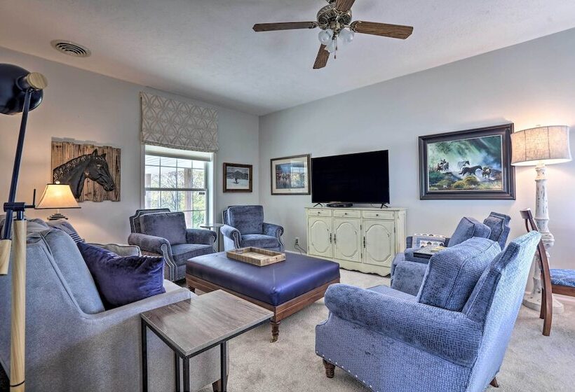 Family Farmhouse On 160 Acre Ranch W/ Hiking Trail