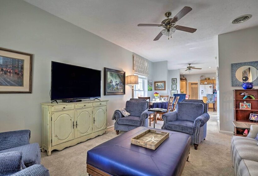 Family Farmhouse On 160 Acre Ranch W/ Hiking Trail