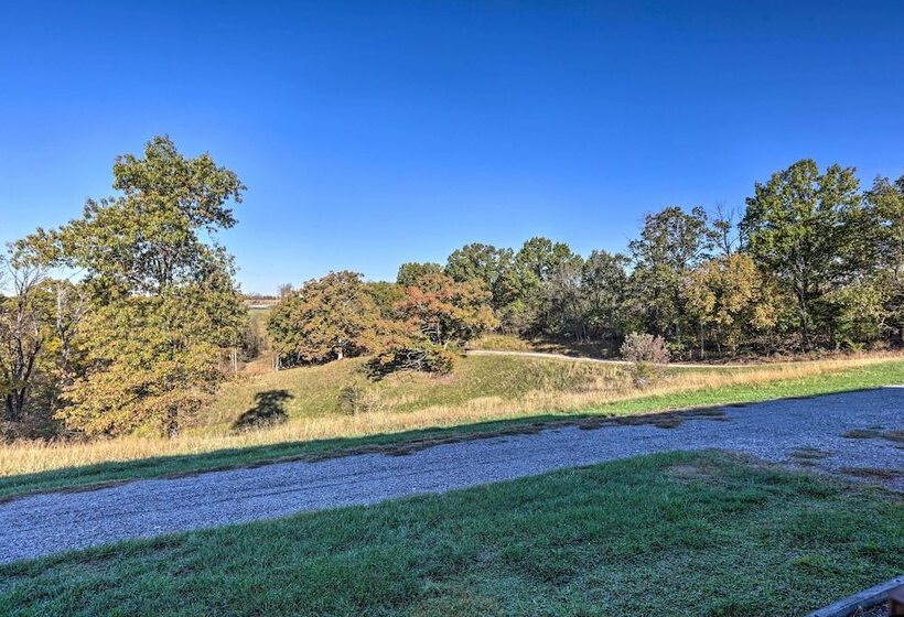 Family Farmhouse On 160 Acre Ranch W/ Hiking Trail