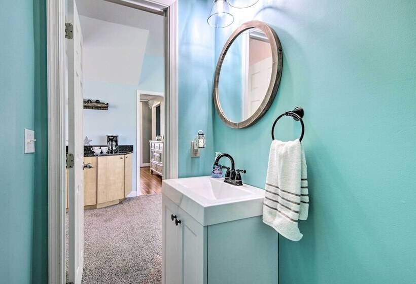 Family Friendly Cambridge Home W/ Fire Pit!