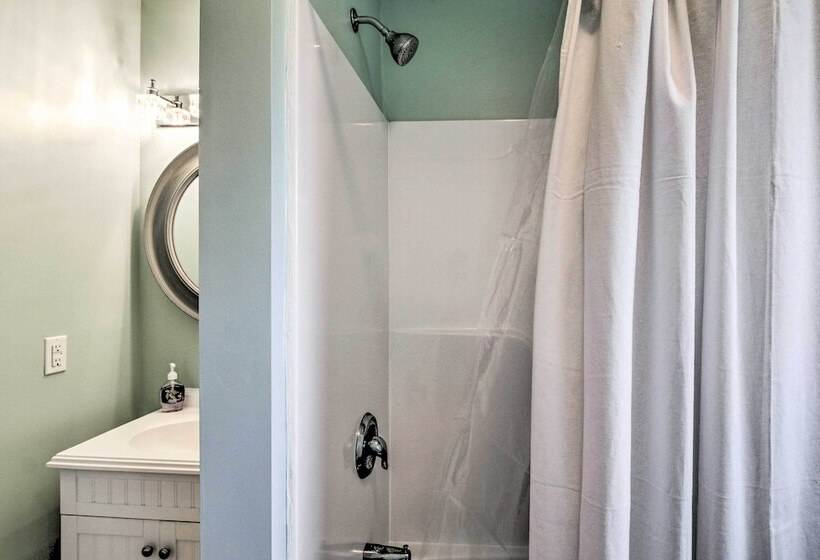 Family Friendly Cambridge Home W/ Fire Pit!