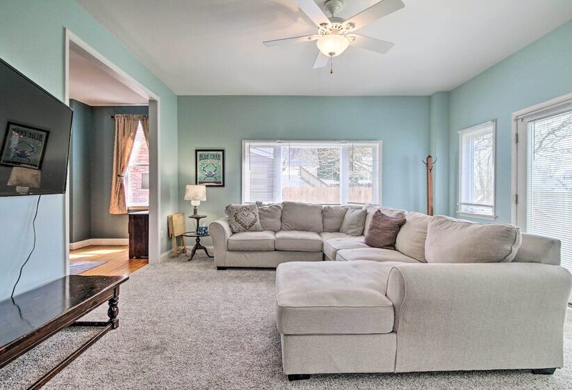 Family Friendly Cambridge Home W/ Fire Pit!