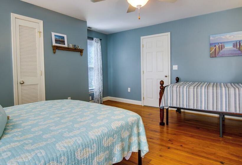 Family Friendly Cambridge Home W/ Fire Pit!